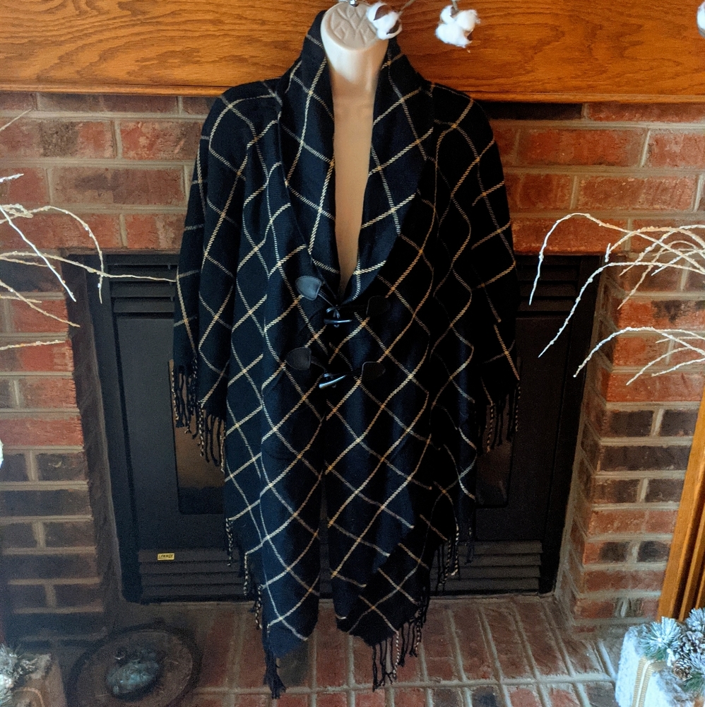 Croft & Barrow black and tan poncho shawl one size fits all